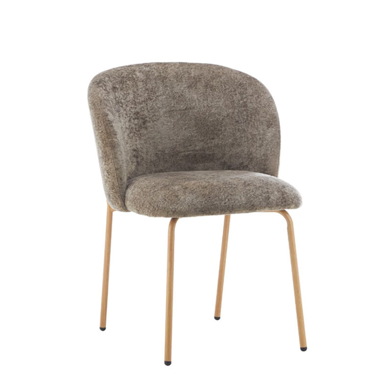 modern-curved-dining-chair-with-cozy-upholstery